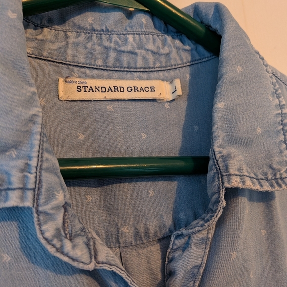 Light Blue Large Button-Up Shirt Lyocell - Picture 6 of 7